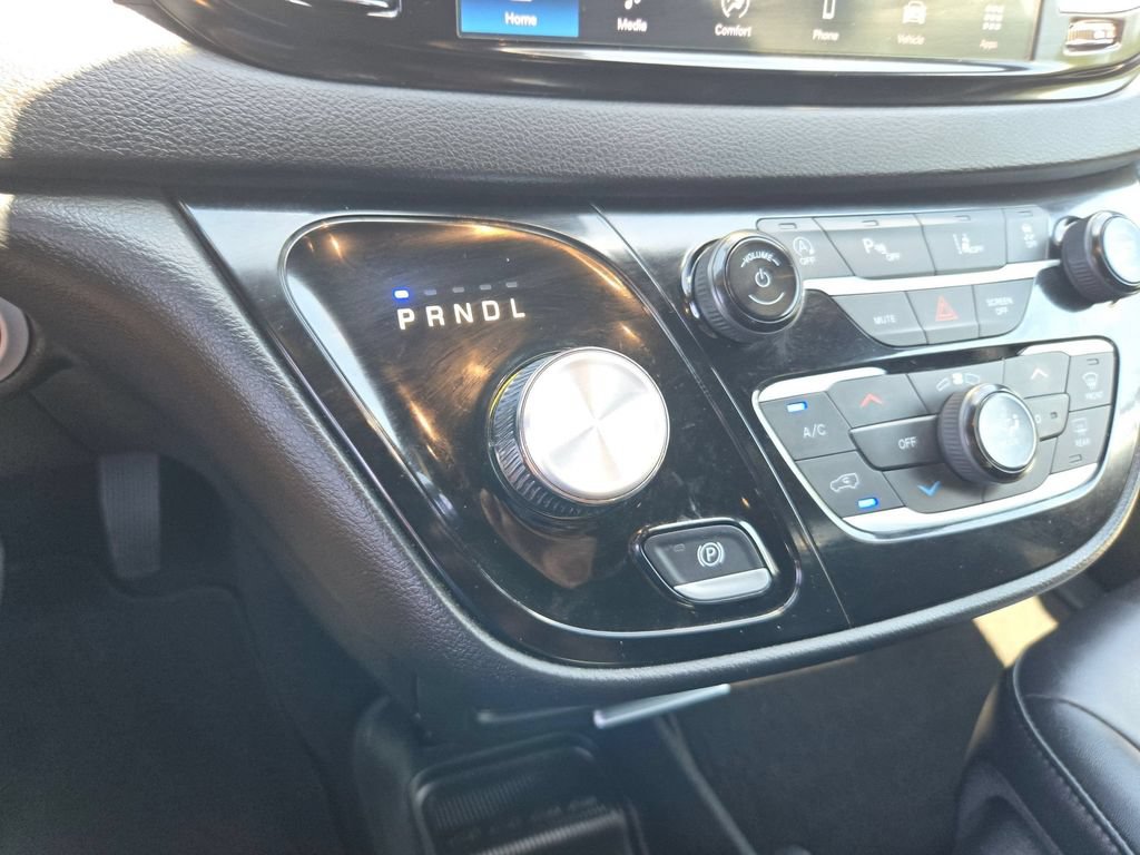Used 2025 Chrysler Pacifica Select FWD image 29