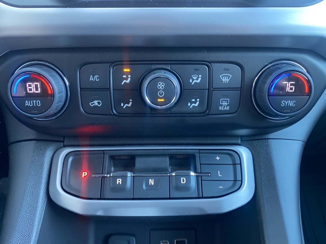 Used 2023 GMC Acadia SLE w/ Driver Convenience Package image 22