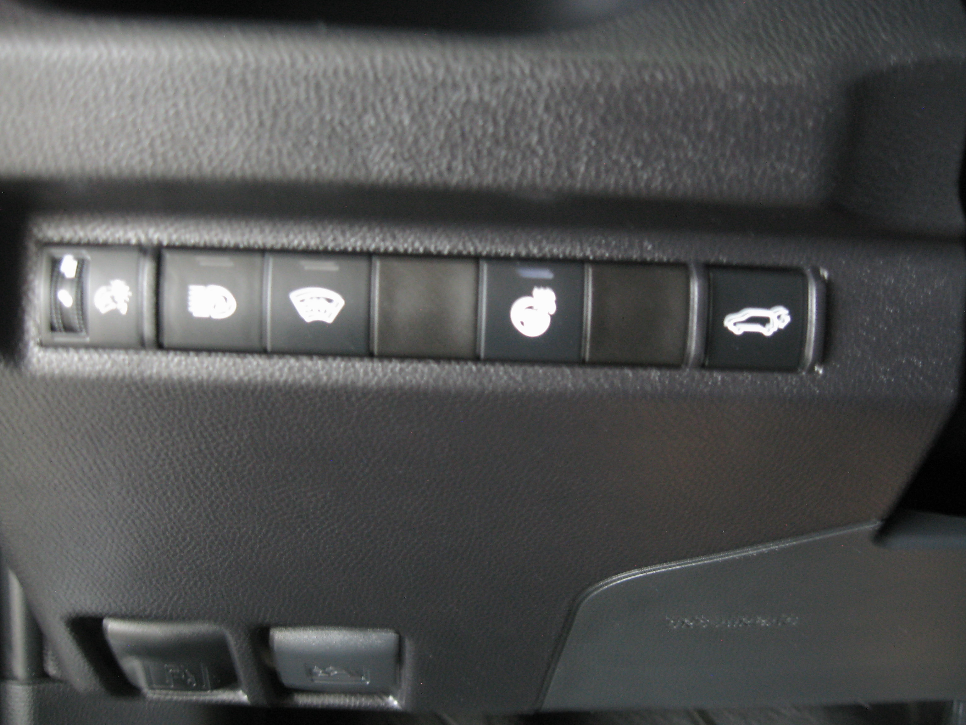 Used 2025 Toyota RAV4 XLE w/ Convenience Package AWD/4WD image 19