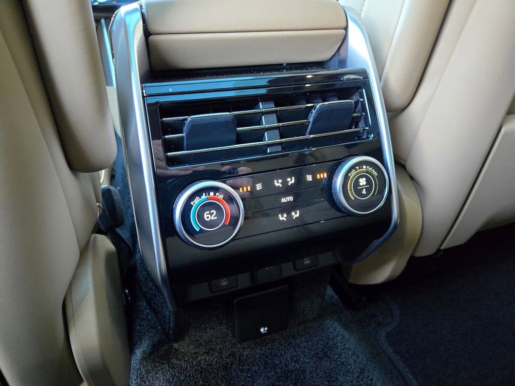 New 2026 Land Rover Range Rover SE image 8