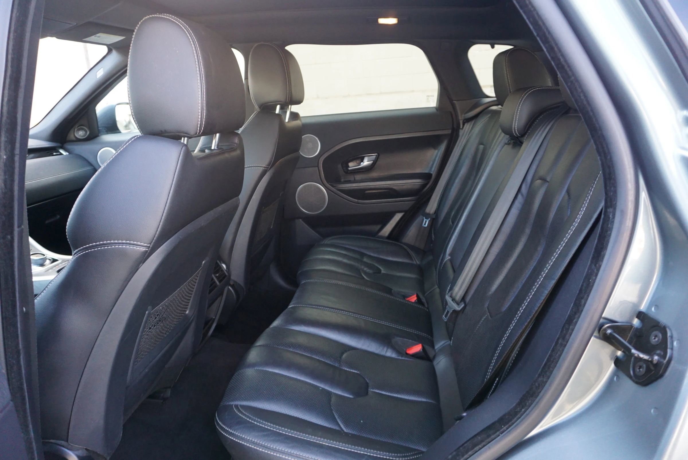 Used 2015 Land Rover Range Rover Evoque Dynamic AWD/4WD image 25