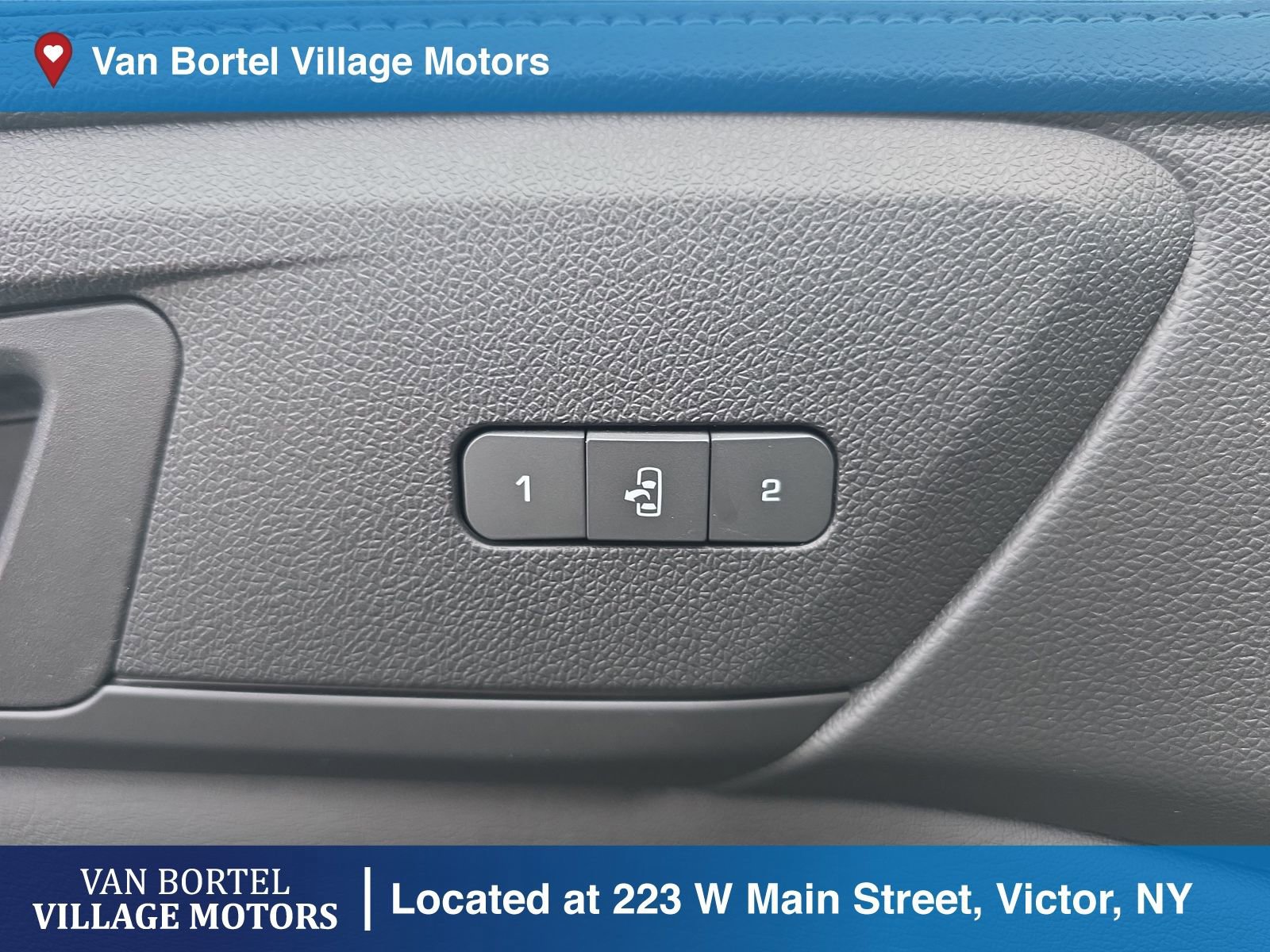 Used 2015 GMC Acadia SLT image 13