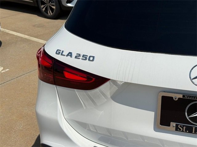 Certified 2025 Mercedes-Benz GLA 250 4MATIC image 4