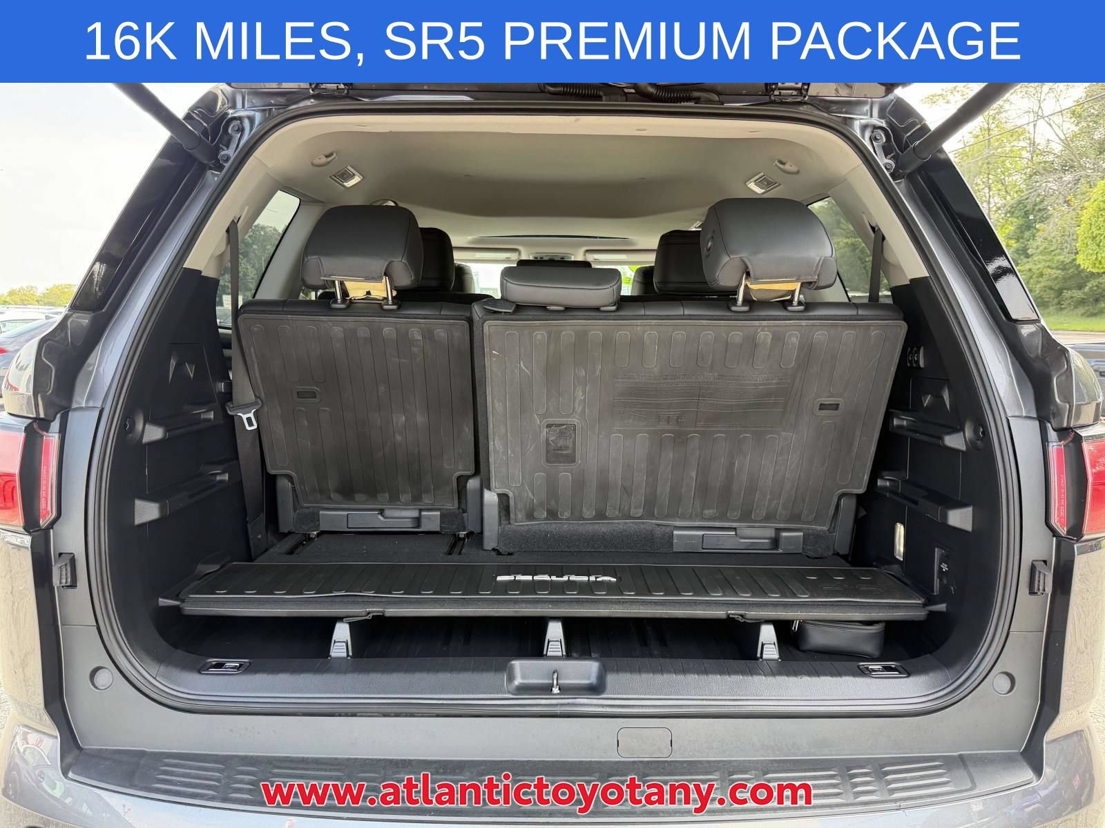 Used 2024 Toyota Sequoia SR5 w/ SR5 Premium Package AWD/4WD image 10