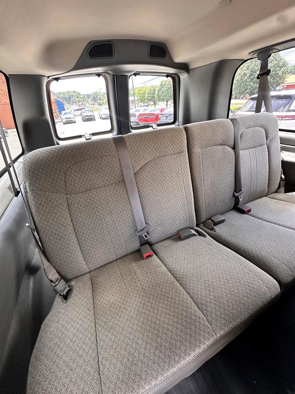 Used 2022 Chevrolet Express 3500 LS image 25