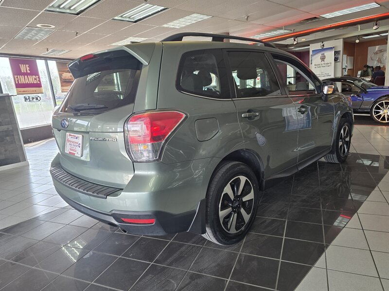 Used 2017 Subaru Forester 2.5i Limited AWD/4WD image 4