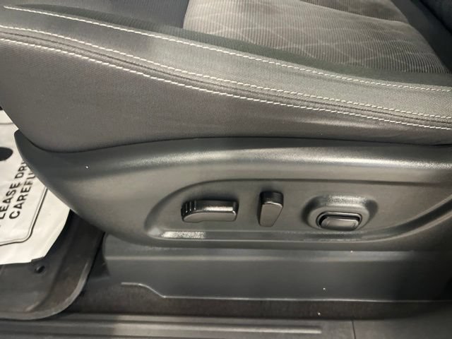 Used 2023 Nissan Titan SV w/ SV Convenience Package AWD/4WD image 25