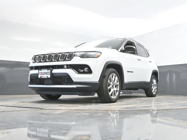 Used 2025 Jeep Compass Limited AWD/4WD image 45