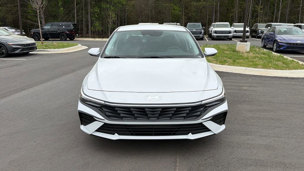 New 2026 Hyundai Elantra SE video 2