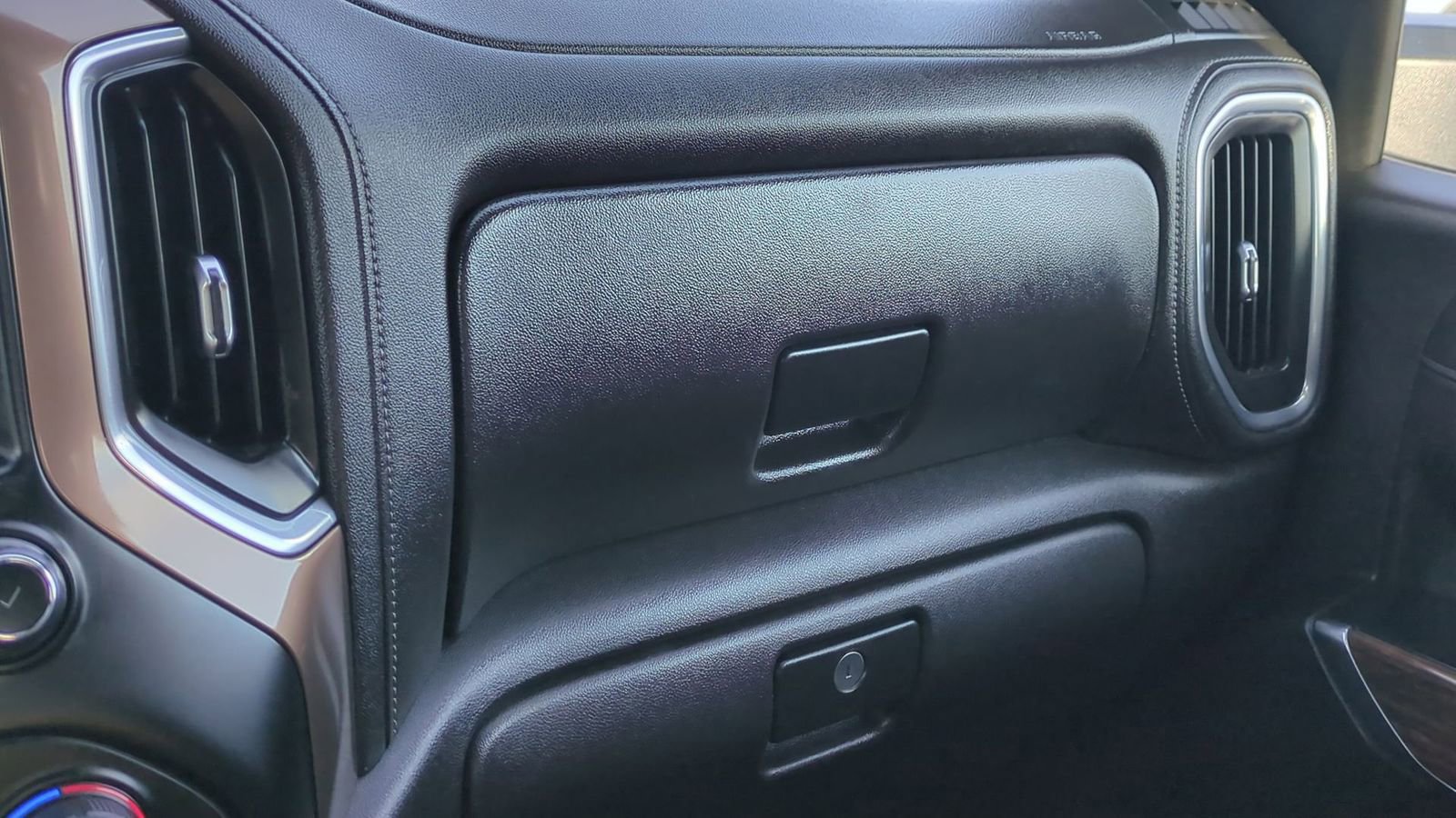 Used 2021 Chevrolet Silverado 1500 High Country w/ Technology Package image 24