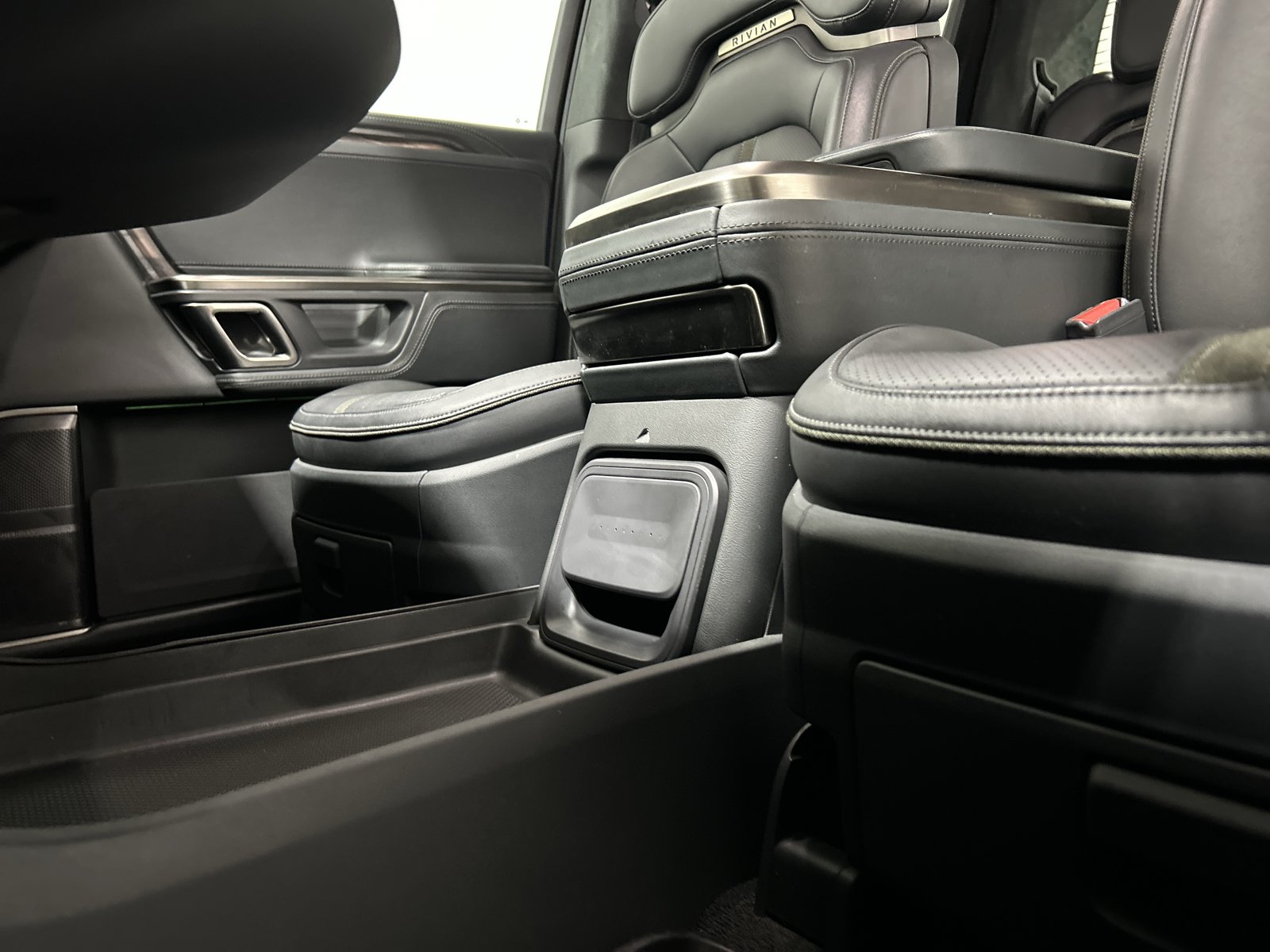 Used 2022 Rivian R1T Launch Edition AWD/4WD image 31