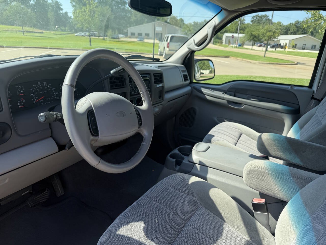 Used 2001 Ford Excursion XLT RWD image 12