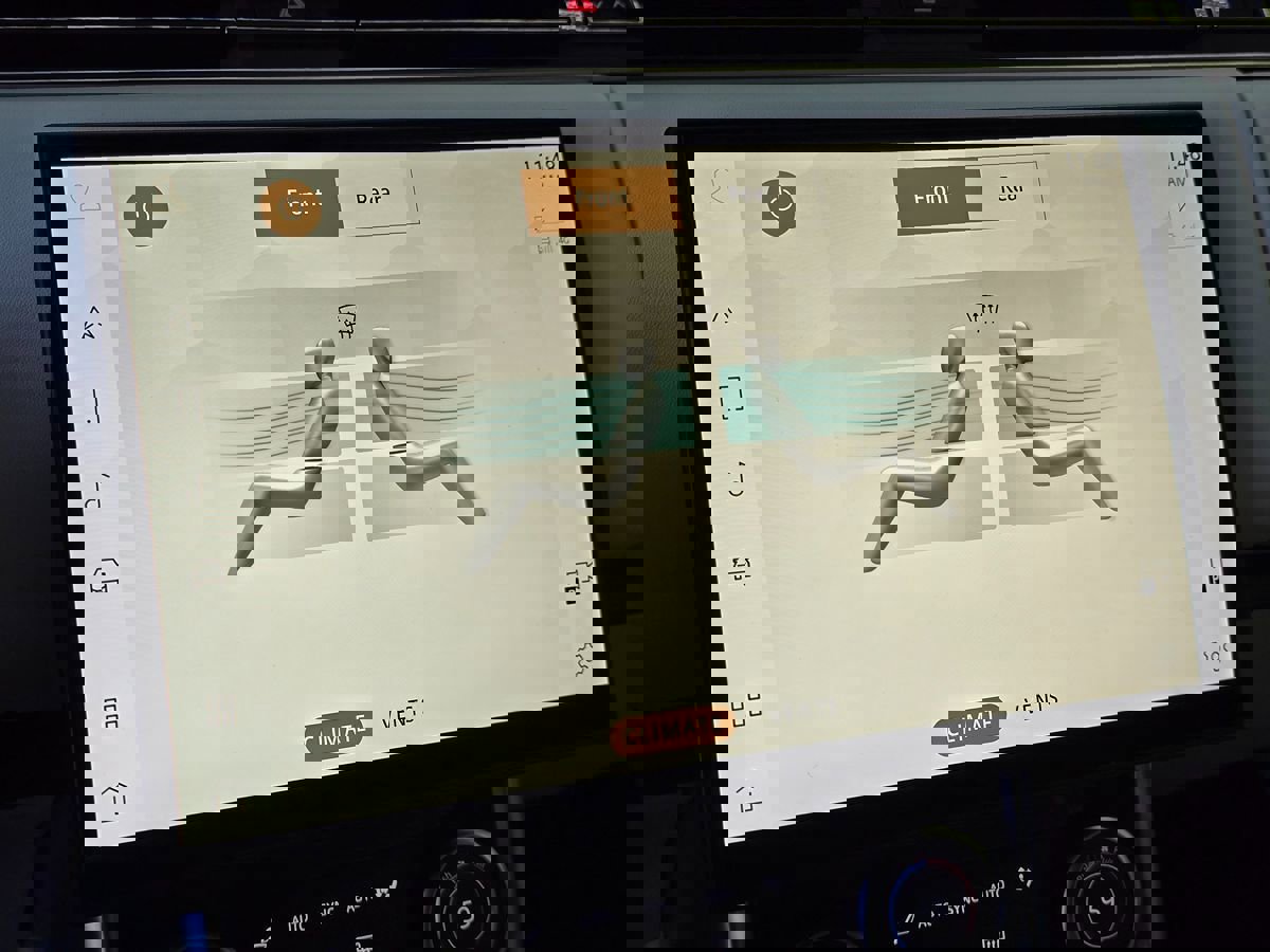 Used 2023 Land Rover Range Rover SE image 43