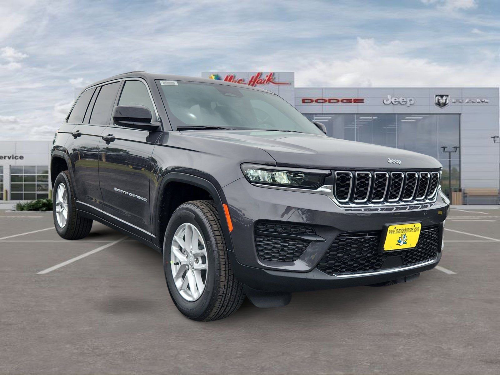 New 2026 Jeep Grand Cherokee Laredo RWD image 7