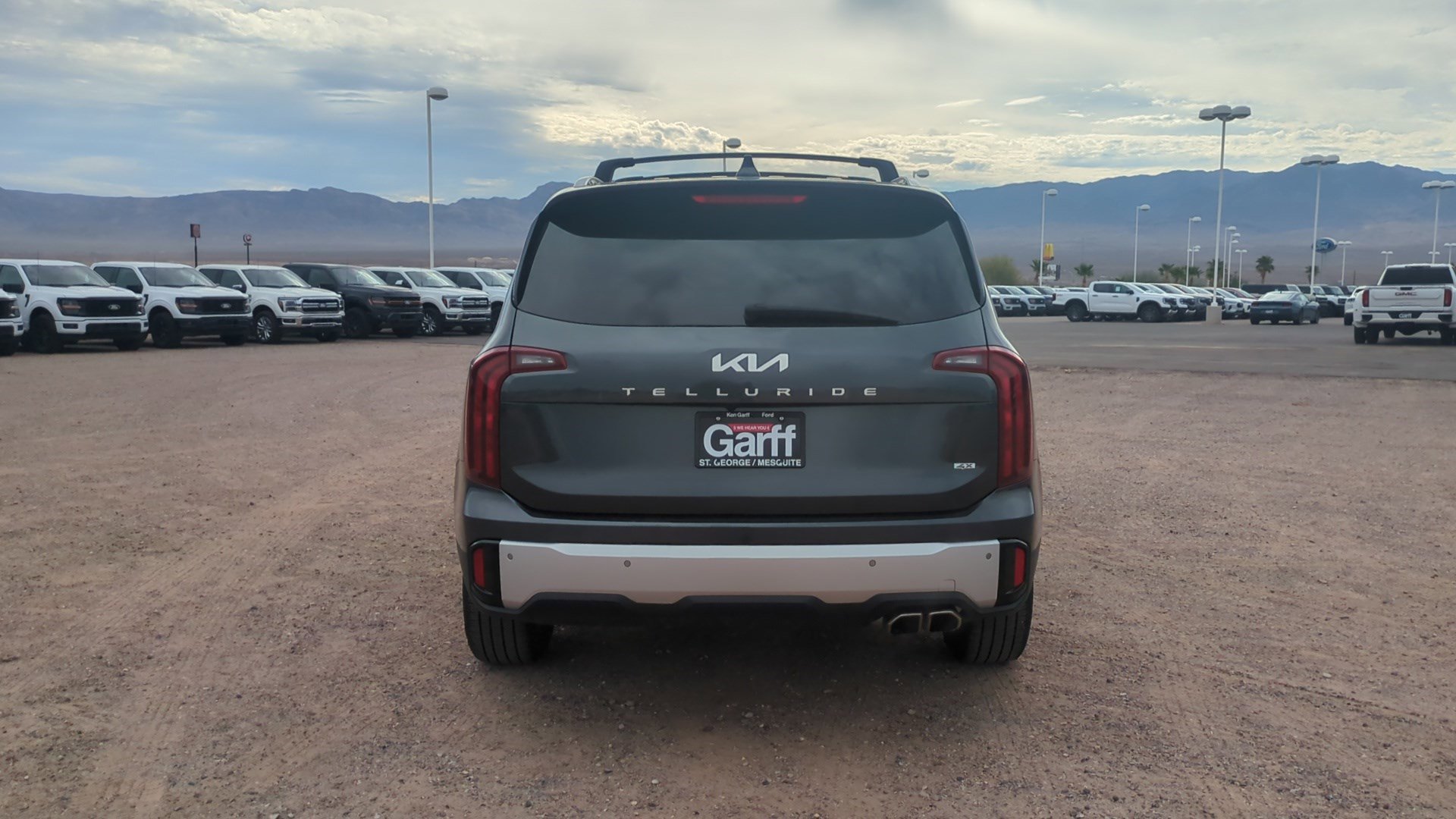 Used 2024 Kia Telluride S w/ S Sunroof Package image 5