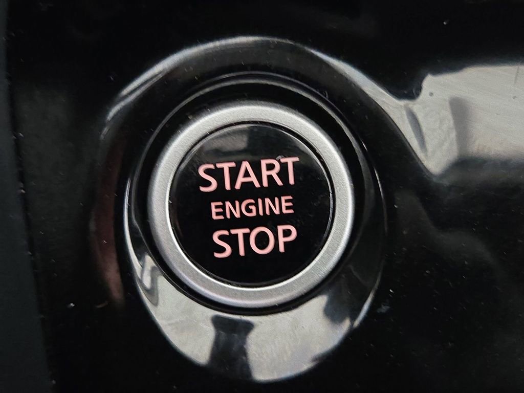 Used 2025 Nissan Versa SV image 22