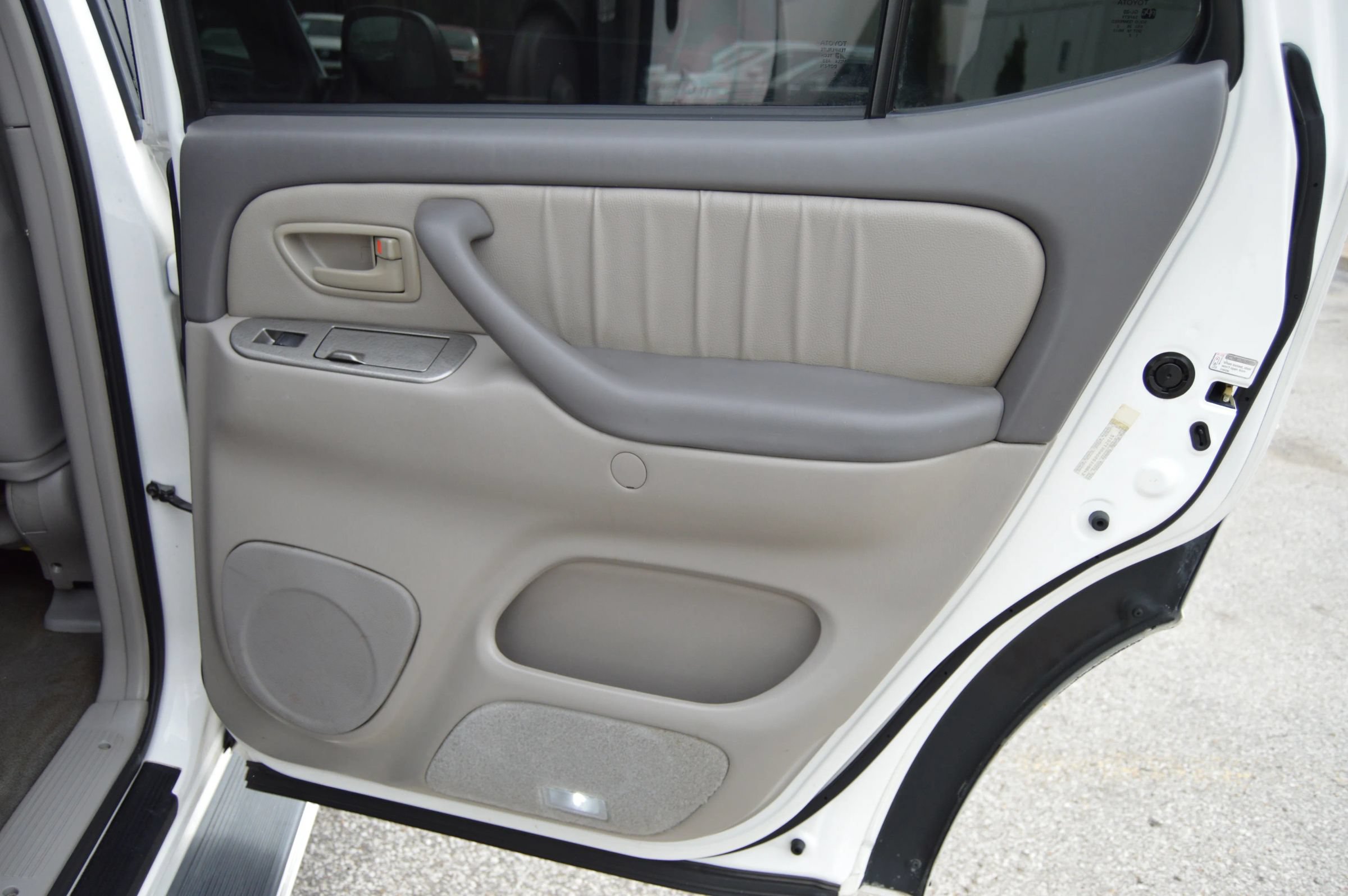 Used 2002 Toyota Sequoia Limited RWD image 25
