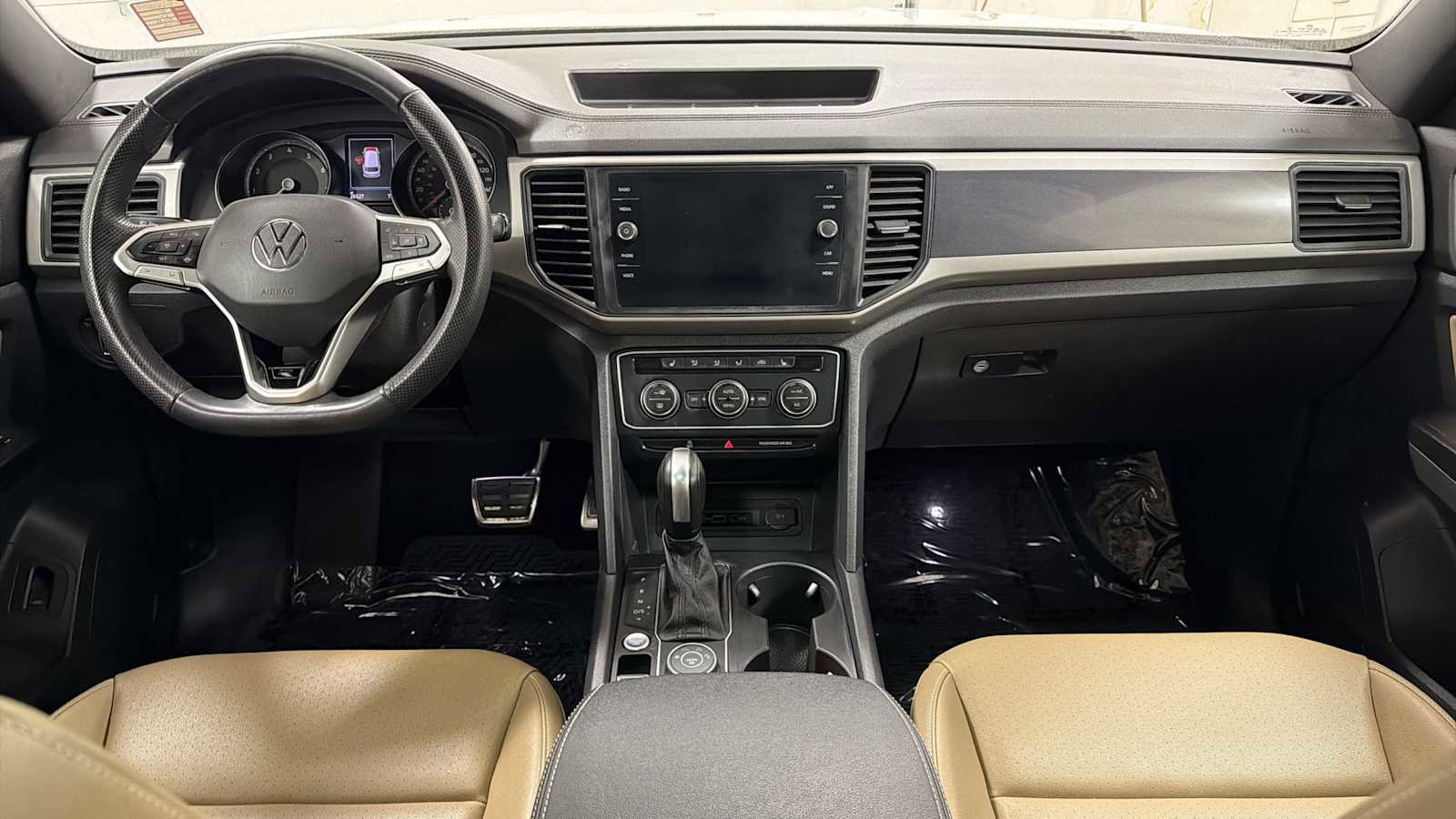 Used 2020 Volkswagen Atlas Cross Sport SE image 26