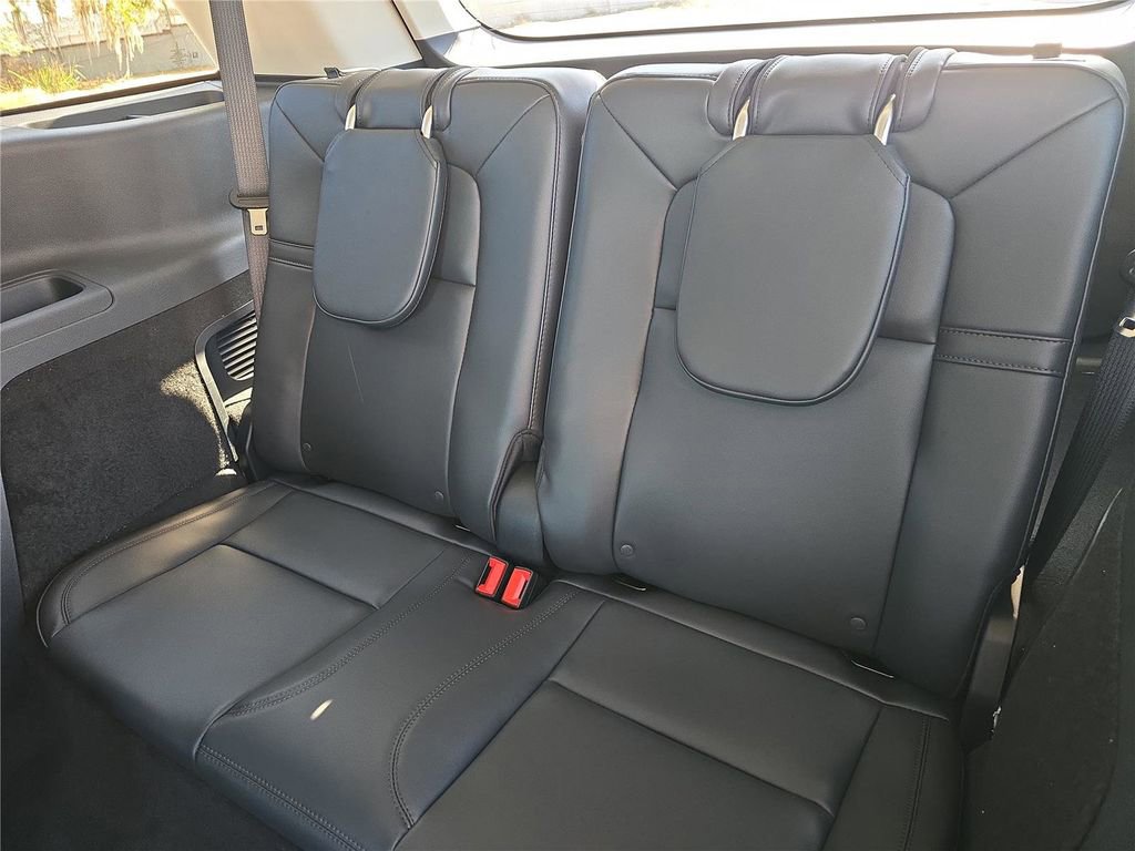 New 2026 Lincoln Aviator 2WD w/ Jet Appearance Package image 10