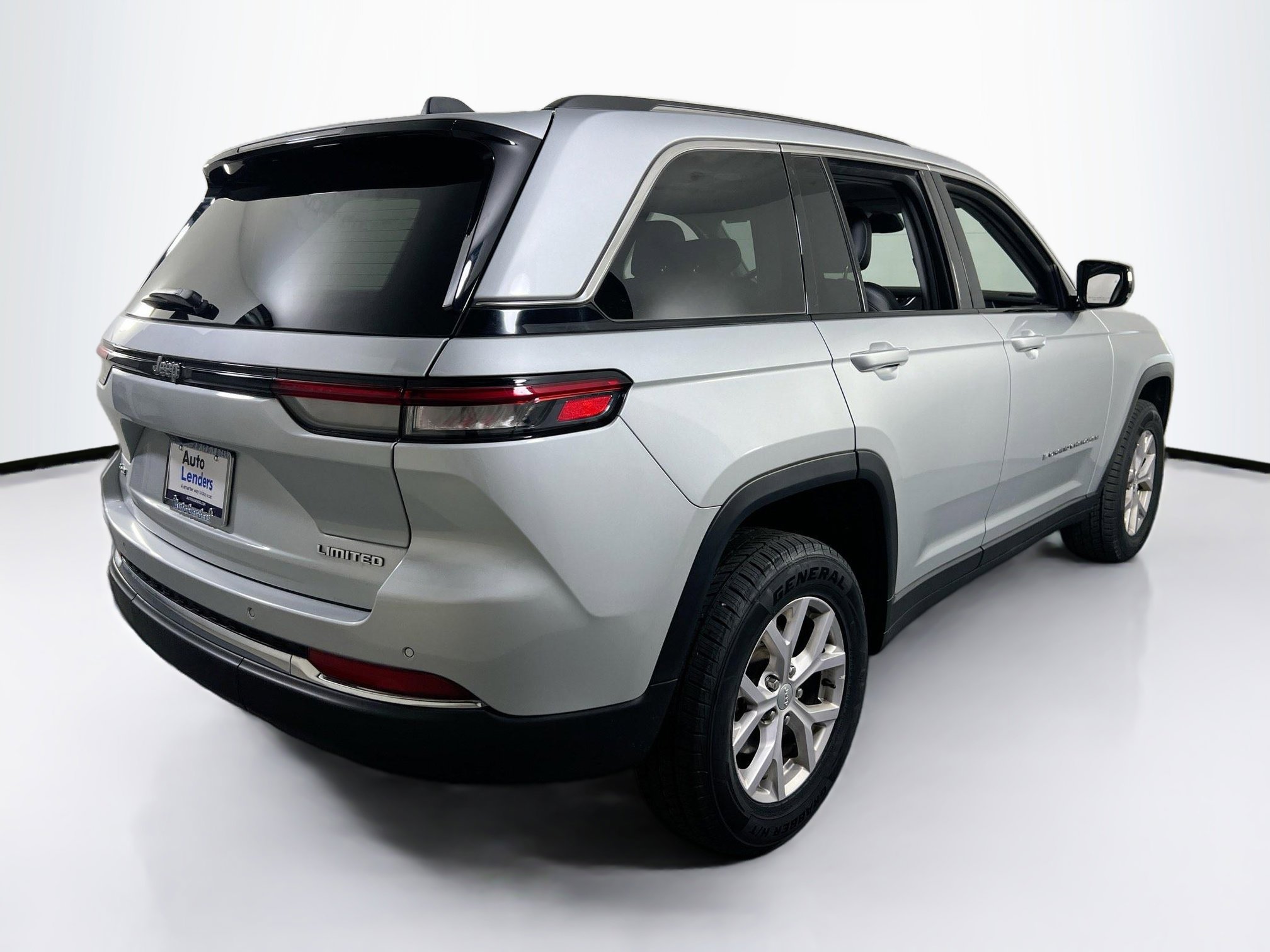 Used 2022 Jeep Grand Cherokee Limited image 5