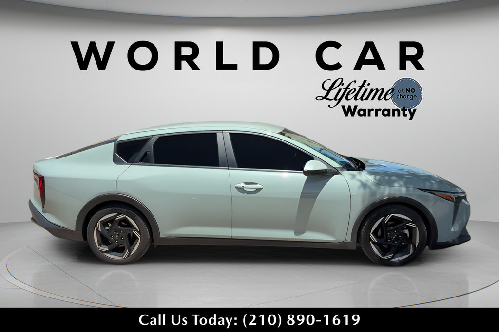 Used 2025 Kia K4 EX FWD image 3