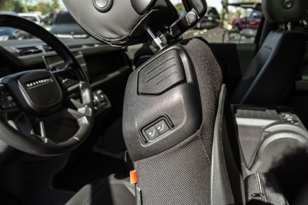 Used 2023 Land Rover Defender 90 X AWD/4WD image 22