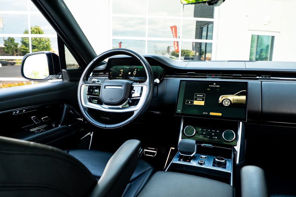 Used 2022 Land Rover Range Rover SE AWD/4WD image 36