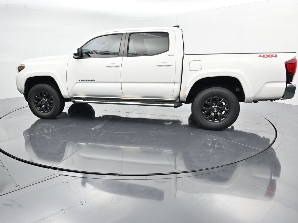 Used 2020 Toyota Tacoma SR5 AWD/4WD image 5