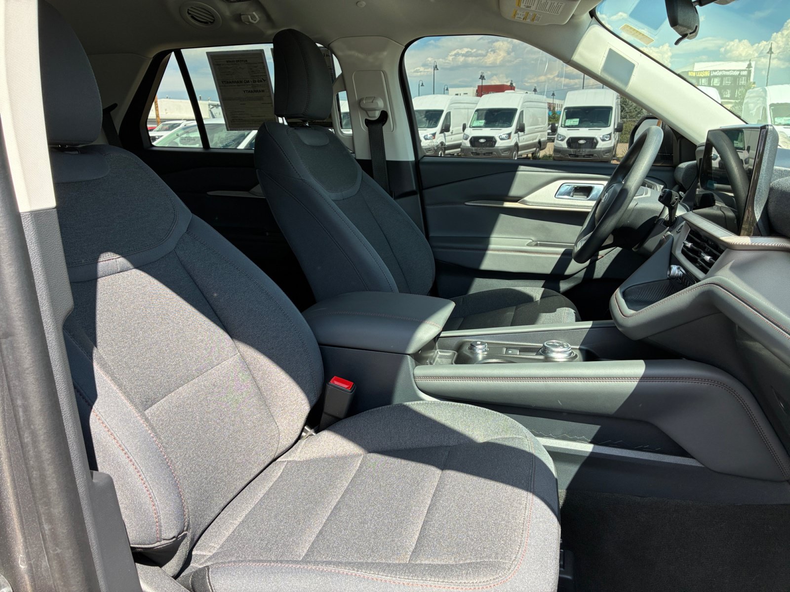 Used 2026 Ford Explorer Active AWD/4WD image 19