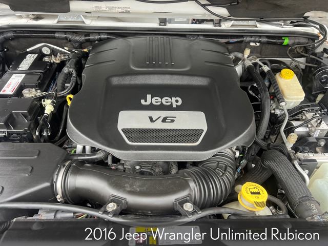 Used 2016 Jeep Wrangler Unlimited Rubicon w/ Connectivity Group image 35