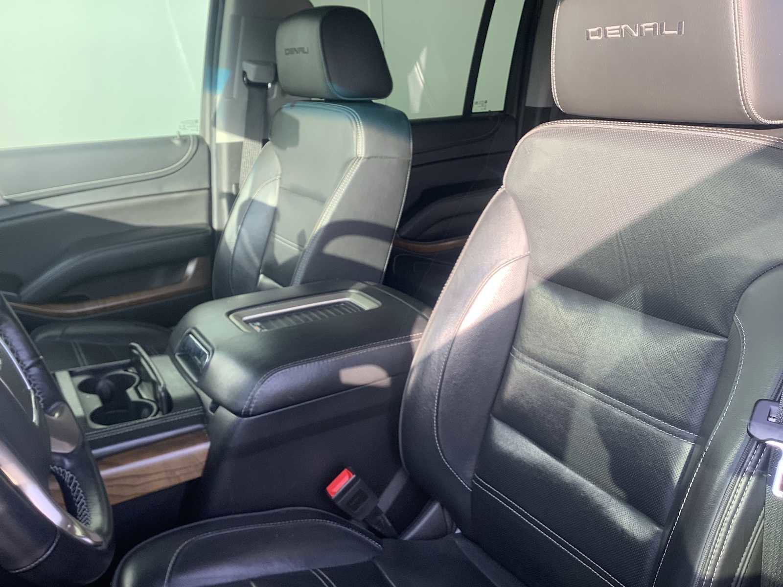Used 2019 GMC Yukon XL Denali w/ Denali Ultimate Package image 11