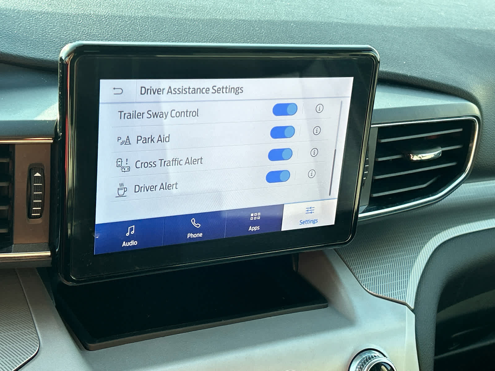 Used 2023 Ford Explorer XLT w/ Equipment Group 202A image 33