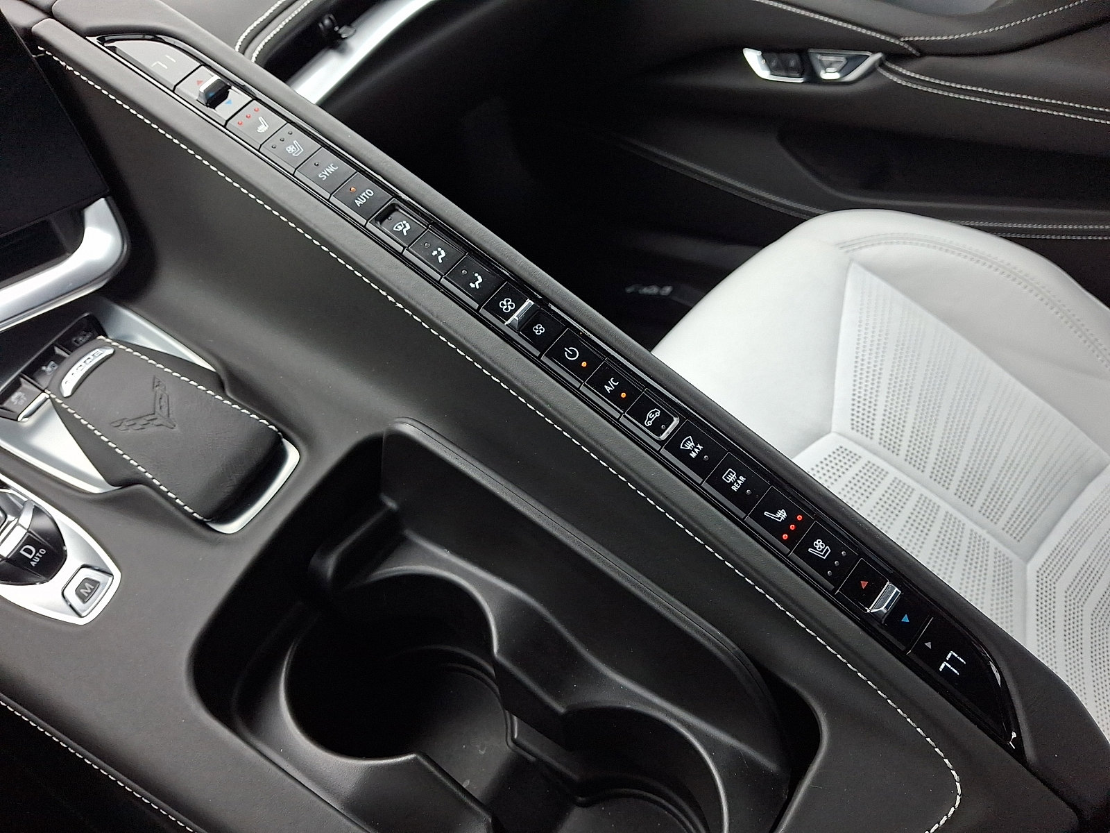 Used 2022 Chevrolet Corvette Stingray Premium Cpe w/ Z51 Performance Package image 14