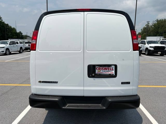 New 2026 Chevrolet Express 3500 w/ Driver Convenience Package RWD image 6