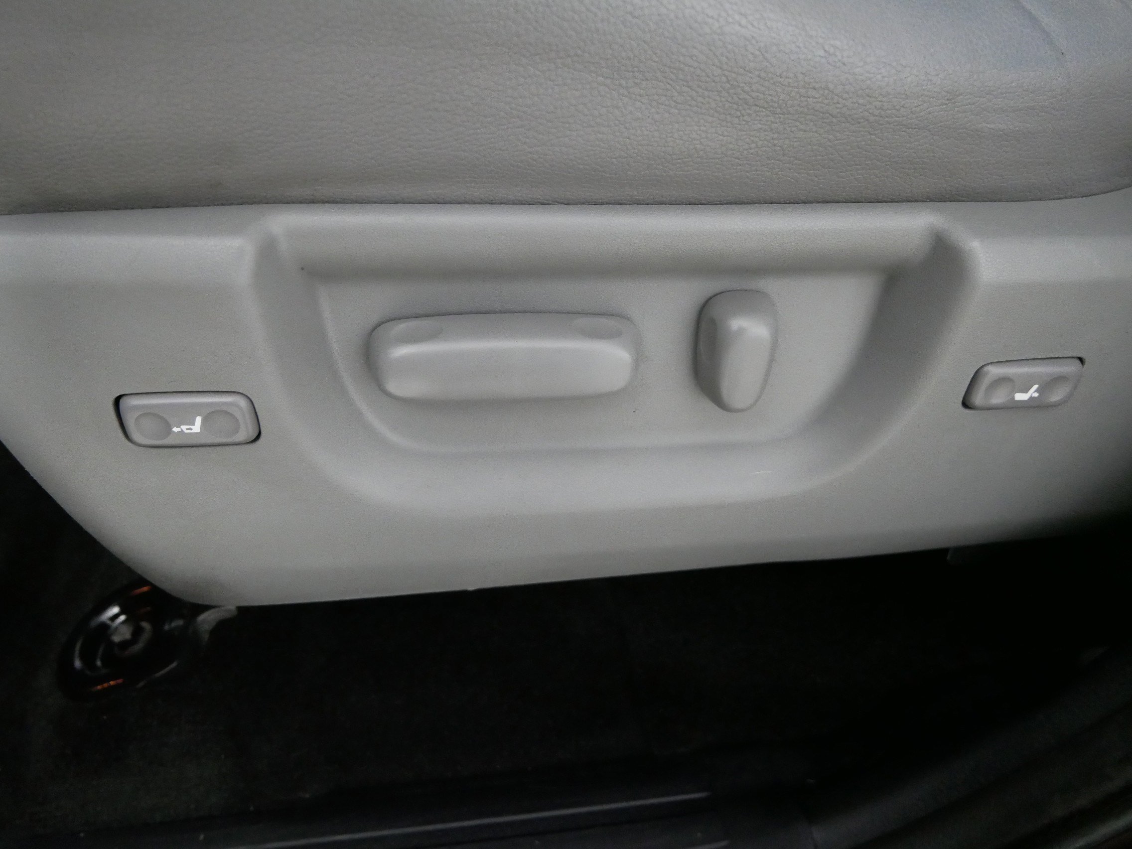 Used 2012 Toyota Sequoia Platinum image 20