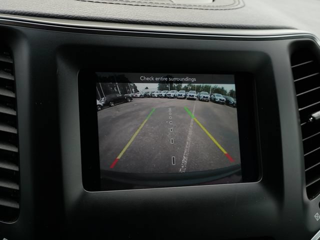 Used 2019 Jeep Cherokee Latitude Plus w/ Cold Weather Group FWD image 27