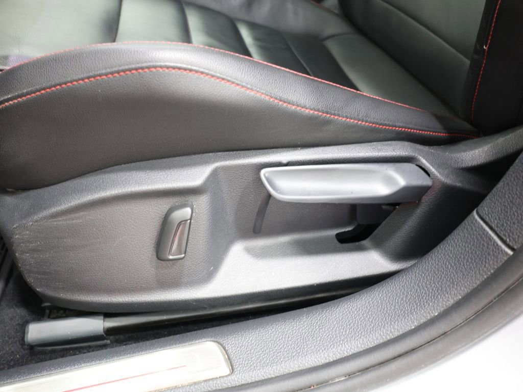 Used 2017 Volkswagen GTI SE FWD image 14