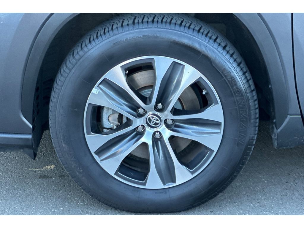 Used 2023 Toyota Highlander XLE image 26