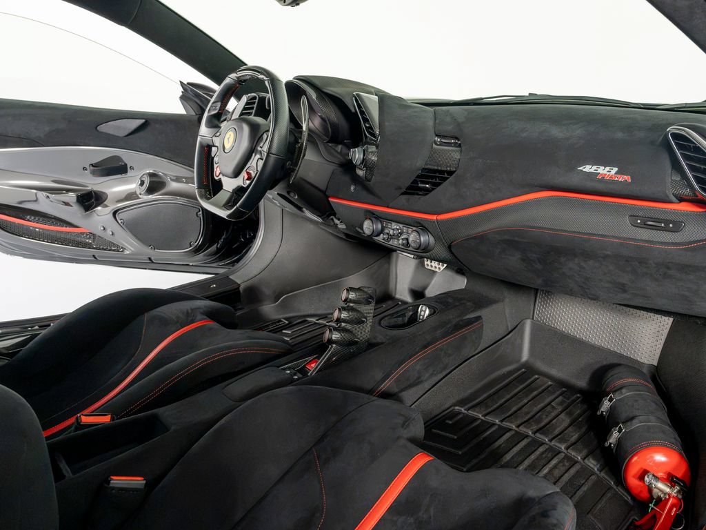 Used 2020 Ferrari 488 Pista Coupe RWD image 32