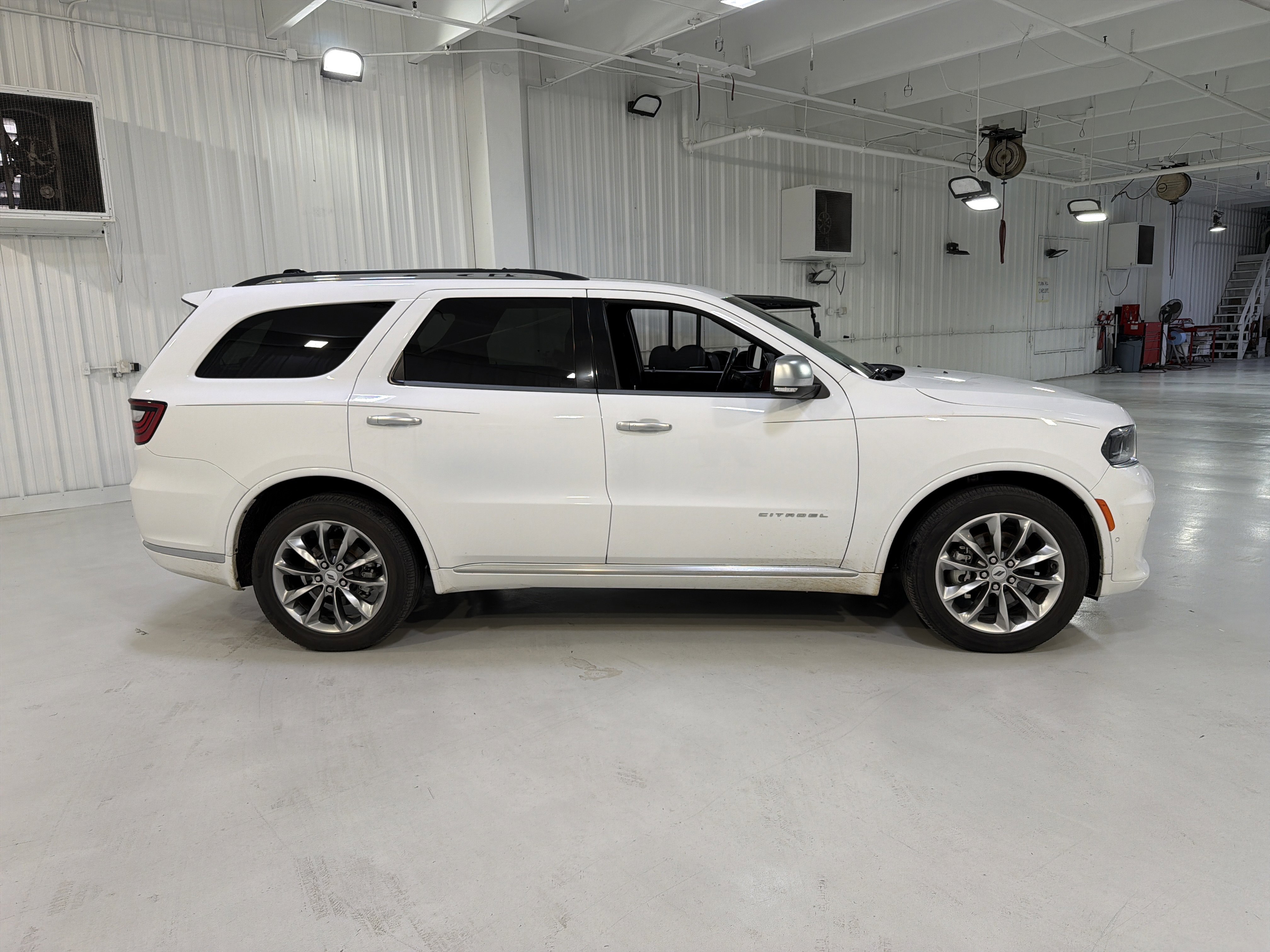 Used 2023 Dodge Durango Citadel RWD image 6