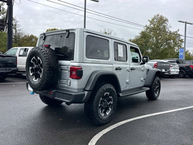 Used 2024 Jeep Wrangler Unlimited Rubicon 4xe w/ Technology Group AWD/4WD image 17
