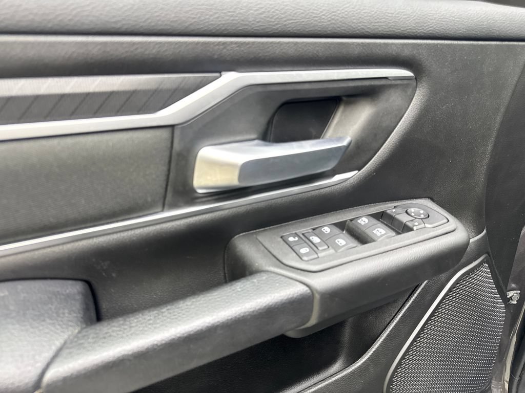 Used 2025 RAM 1500 Big Horn AWD/4WD image 35