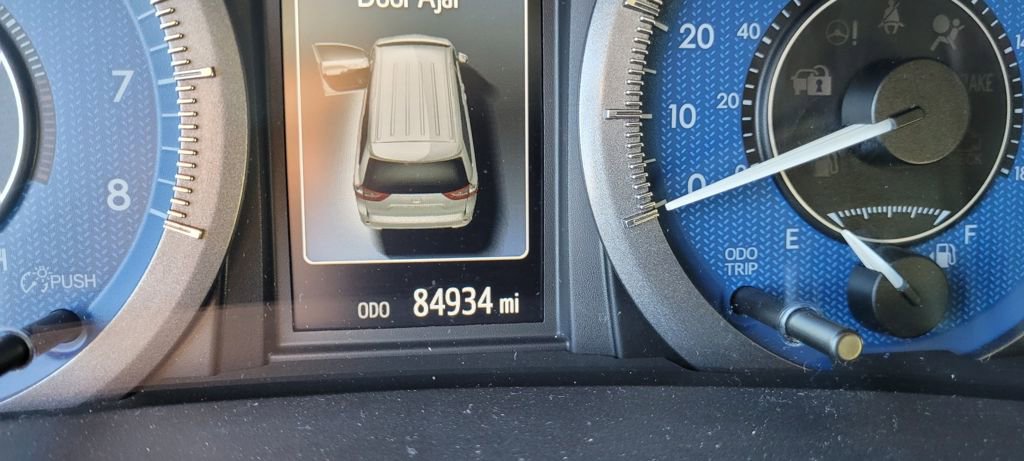 Used 2017 Toyota Sienna XLE w/ XLE Navigation Package image 5