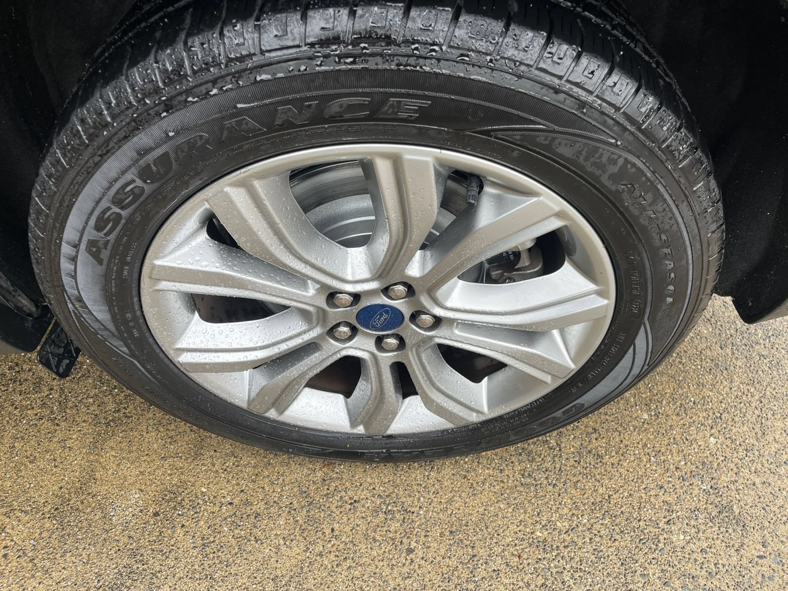 Used 2022 Ford Edge Titanium w/ Equipment Group 301A AWD/4WD image 32