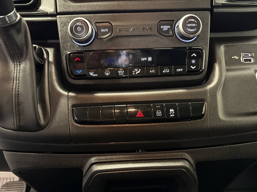 Used 2023 RAM ProMaster 3500 w/ Driver Convenience Group FWD image 4