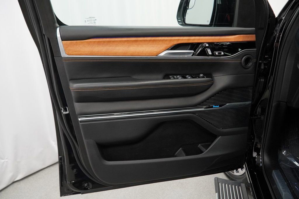 Certified 2024 Jeep Grand Wagoneer Series III w/ Rear Seat Video Group 1 image 41