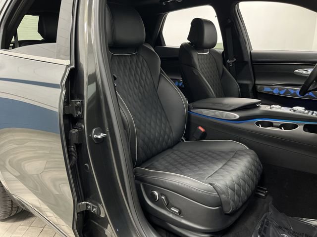 Used 2025 Genesis GV70 3.5T Sport w/ Sport Advanced Package image 33