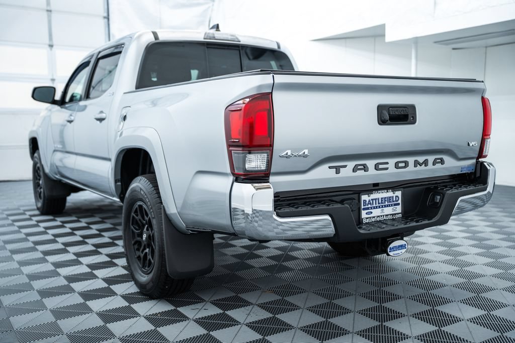 Certified 2022 Toyota Tacoma SR5 AWD/4WD image 5