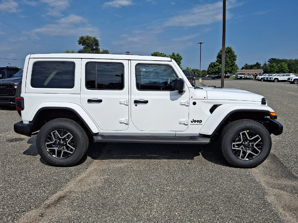 New 2027 Jeep Wrangler Unlimited Sahara AWD/4WD image 9
