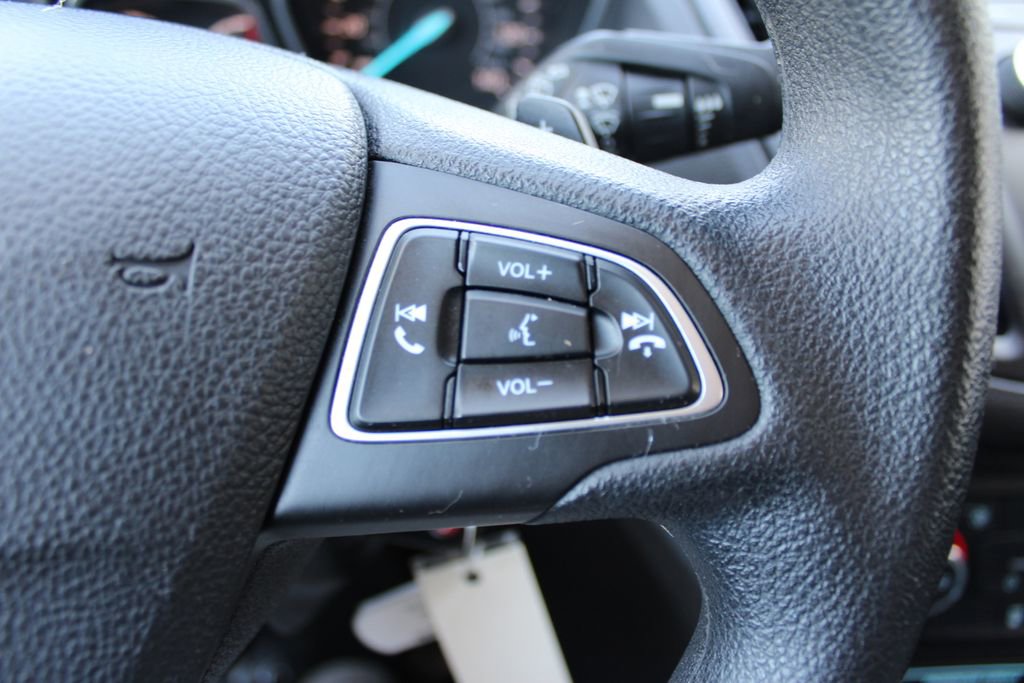 Used 2017 Ford Escape SE image 19
